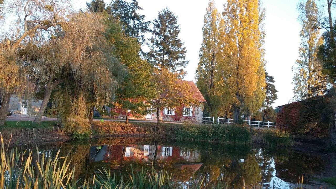 Le Domaine Du Mijarnier Bed and Breakfast Montbeugny Exteriör bild